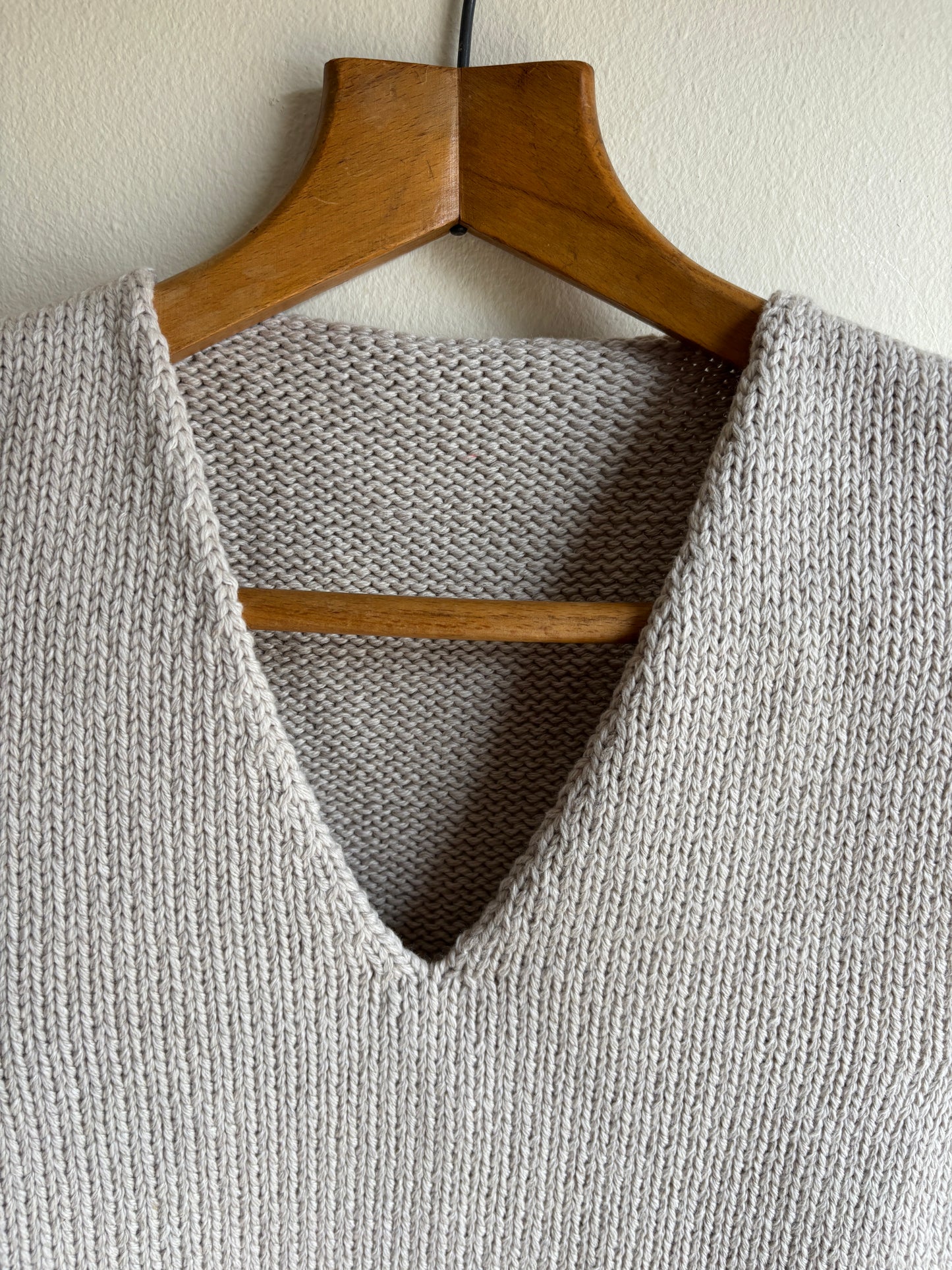 ORGANIC COTTON + MERINO V NECK VEST IN OAT