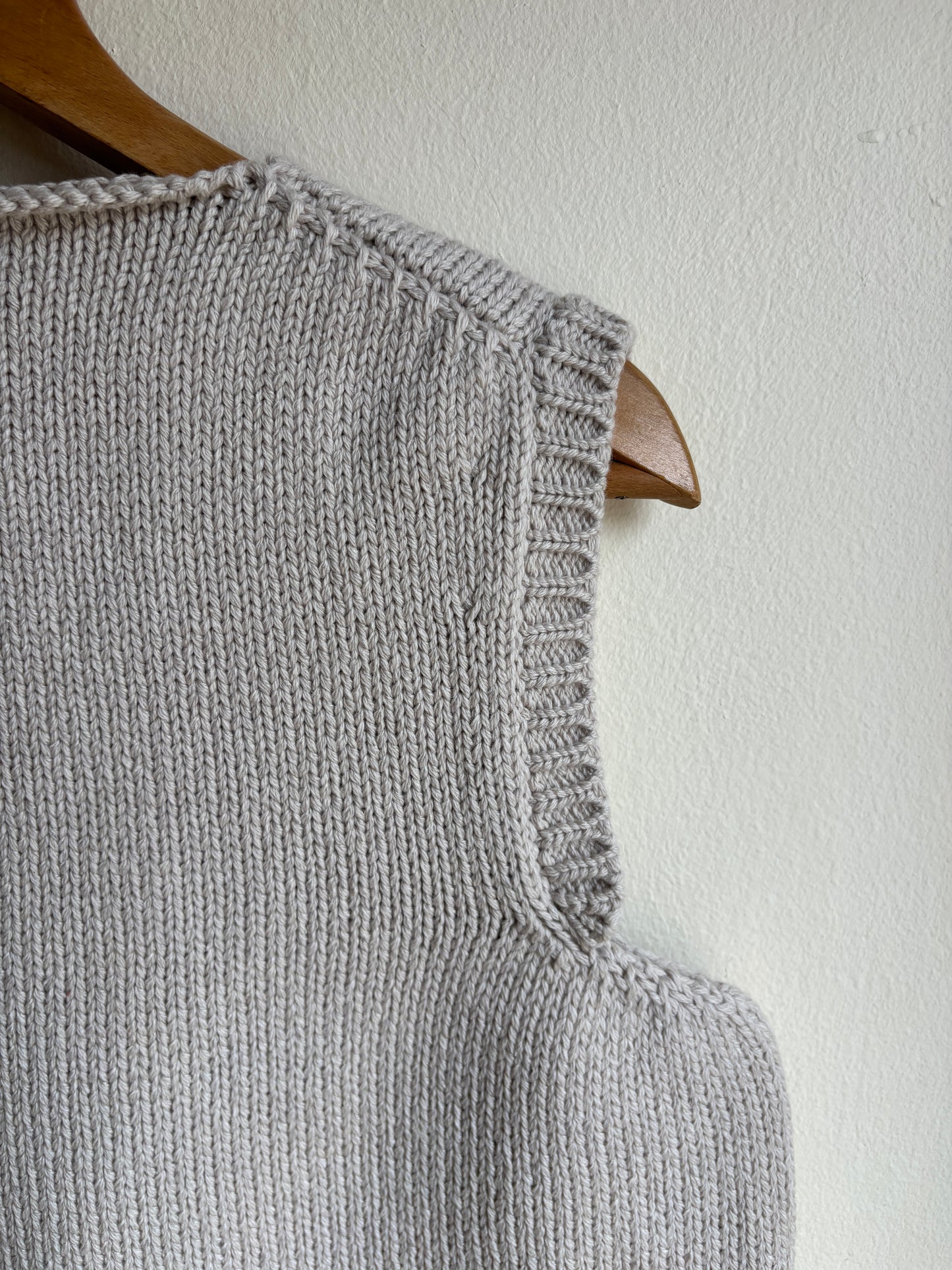 ORGANIC COTTON + MERINO V NECK VEST IN OAT