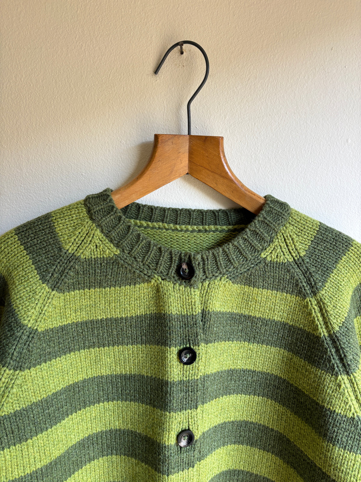 STRIPED RAGLAN CARDIGAN GREENS