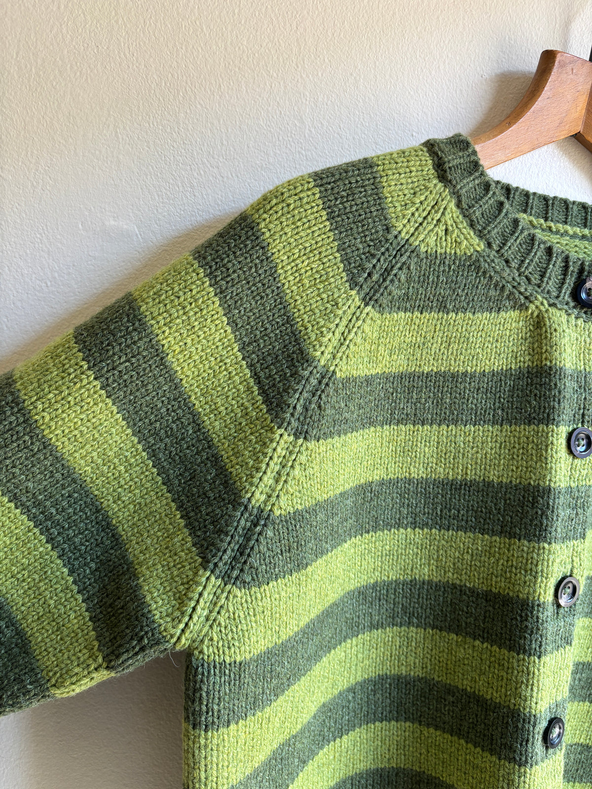 STRIPED RAGLAN CARDIGAN GREENS