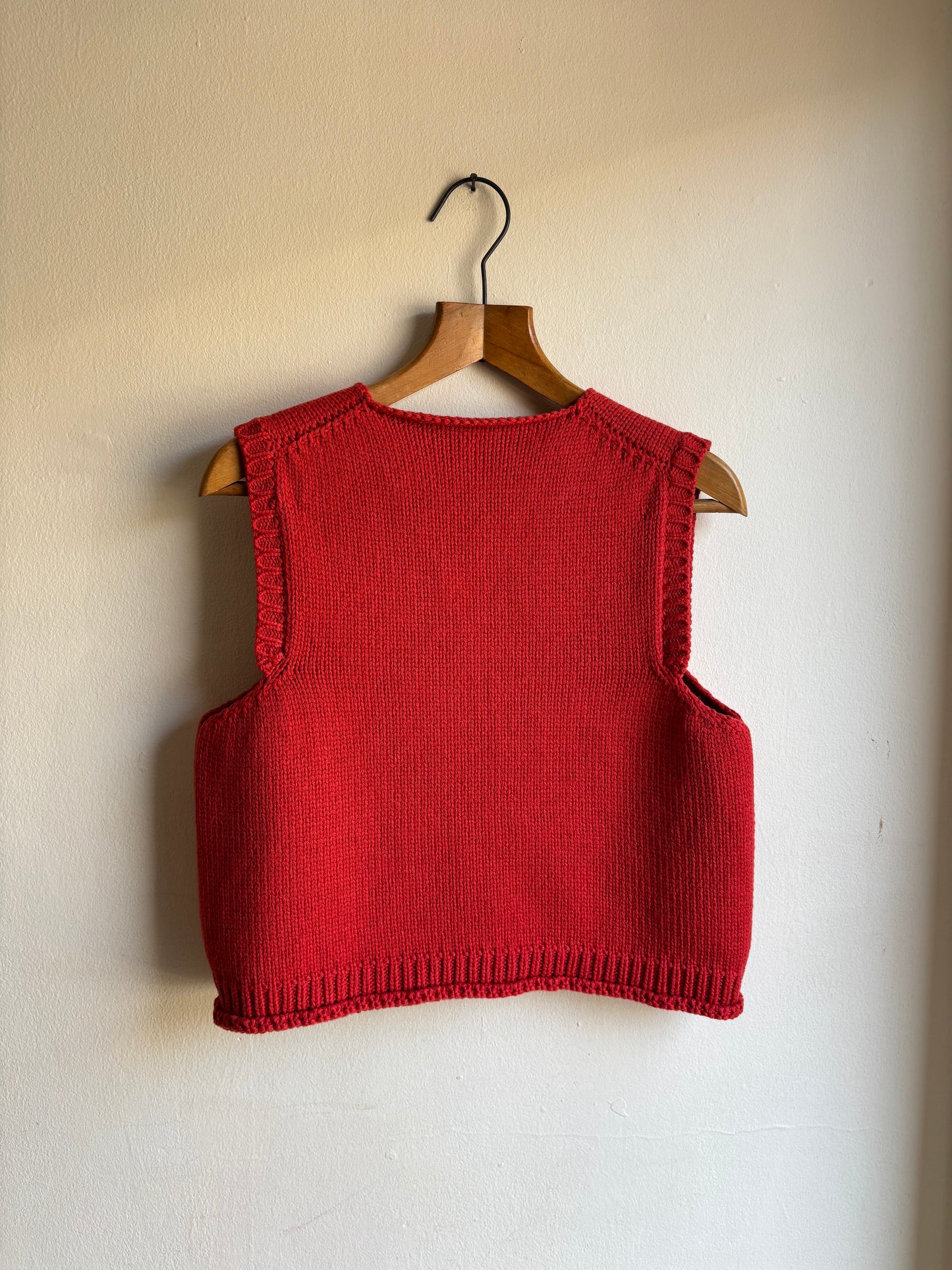 ORGANIC COTTON + MERINO V NECK VEST IN TOMATO