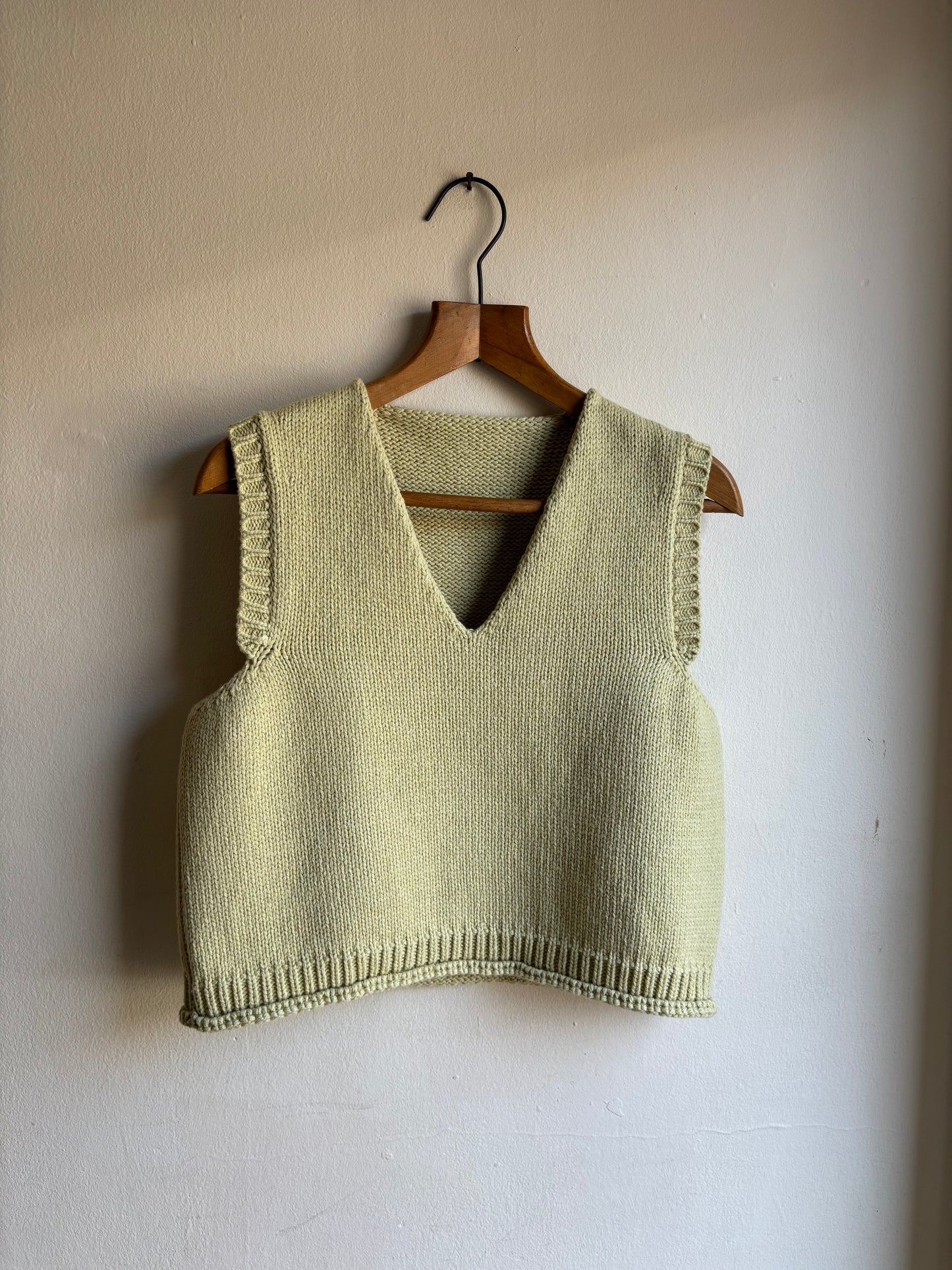 ORGANIC COTTON + MERINO V NECK VEST IN POSSET