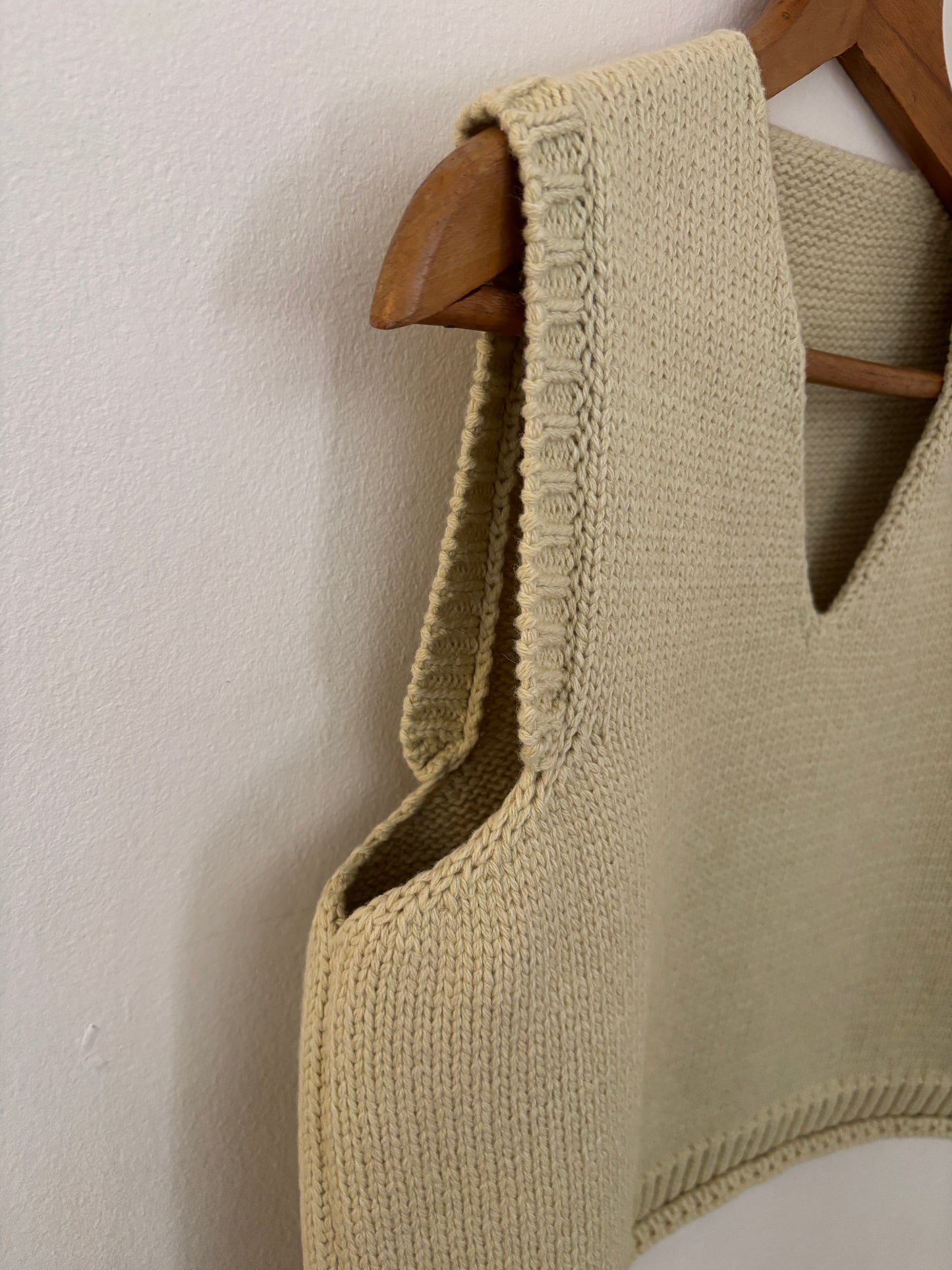 ORGANIC COTTON + MERINO V NECK VEST IN POSSET