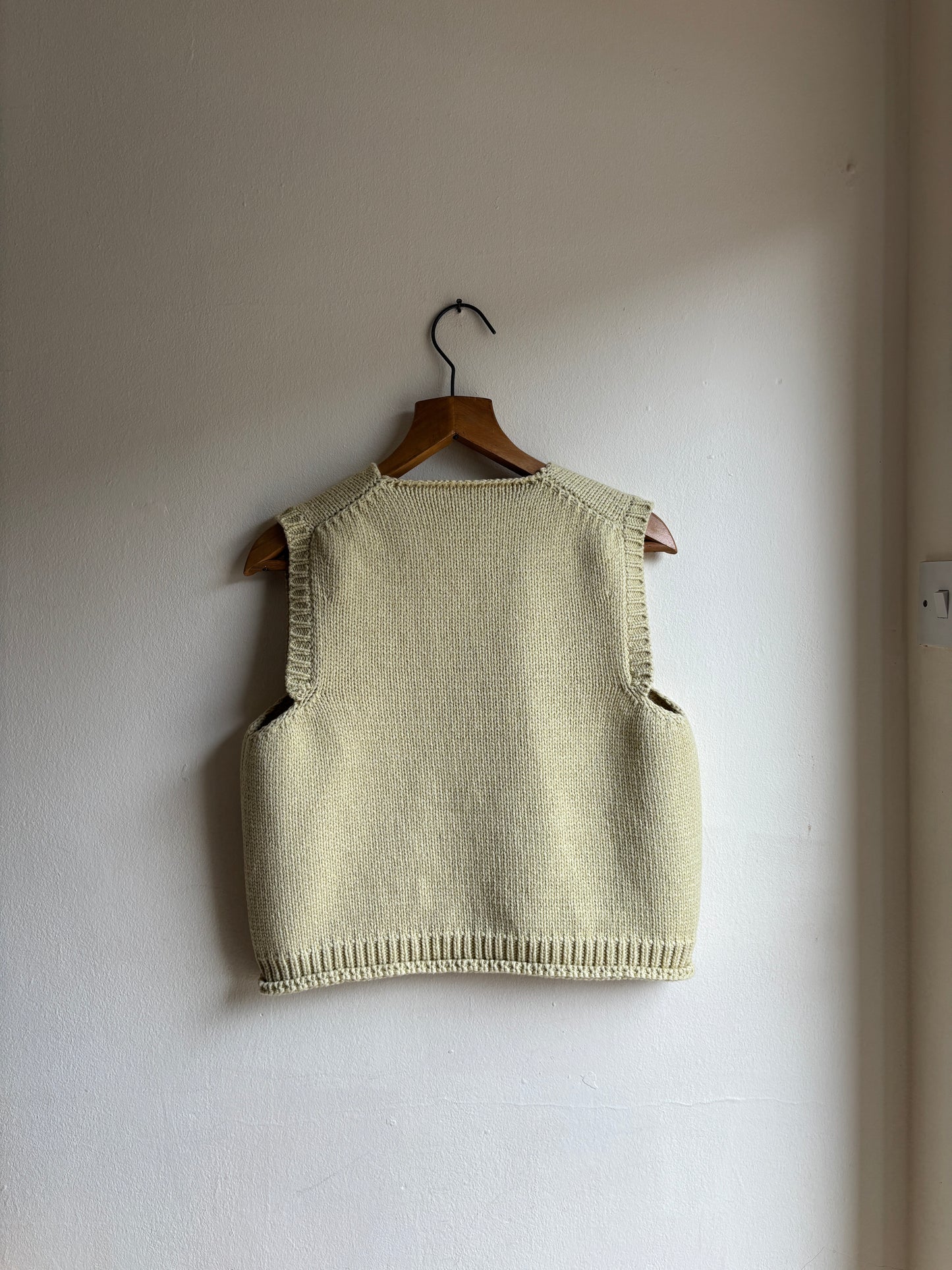 ORGANIC COTTON + MERINO V NECK VEST IN POSSET