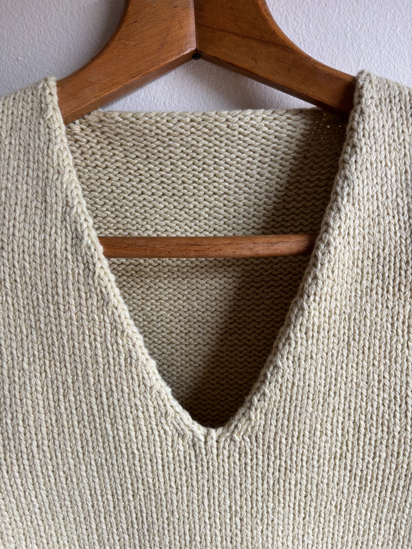 ORGANIC COTTON + MERINO V NECK VEST IN POSSET