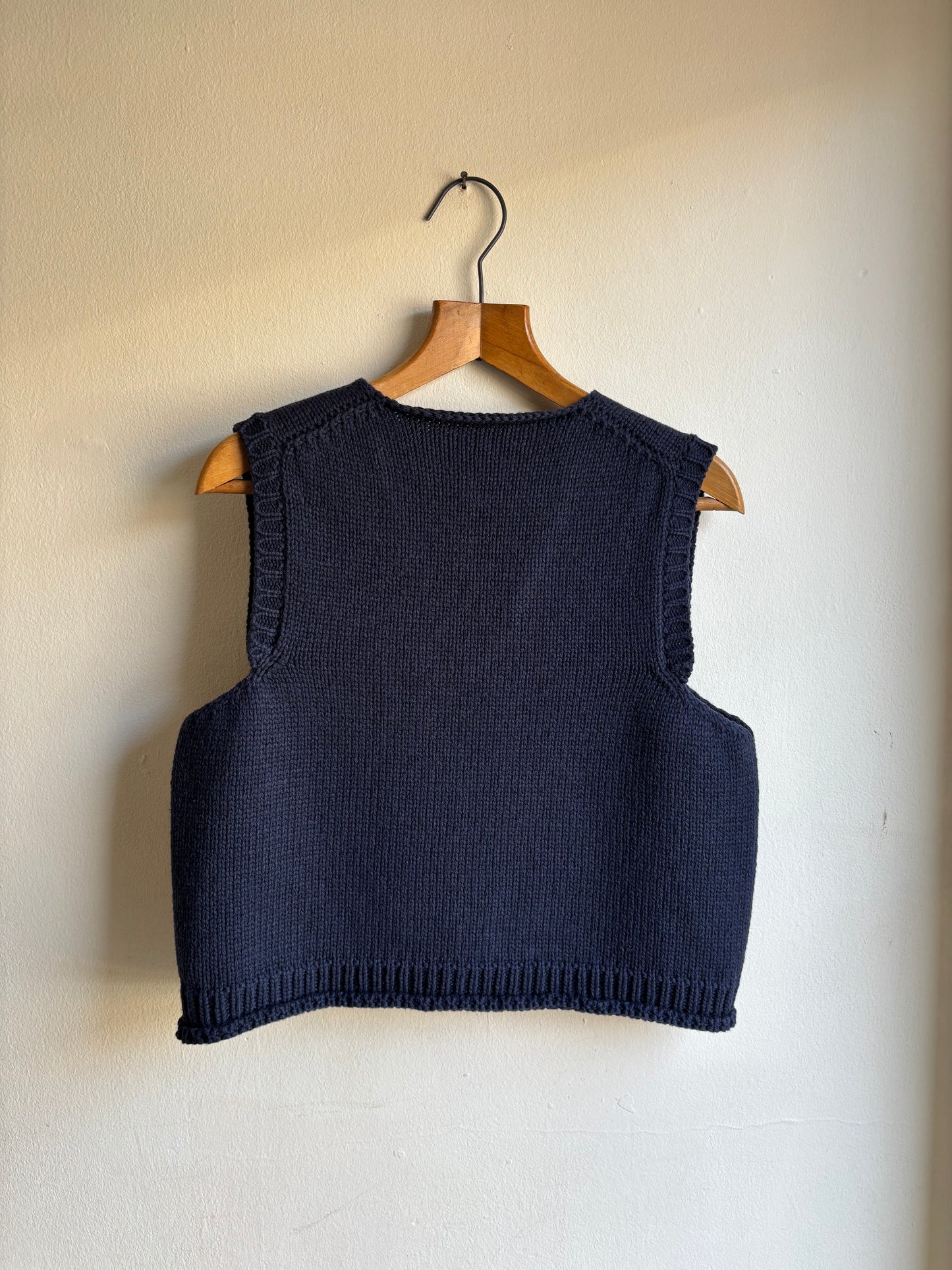 ORGANIC COTTON + MERINO V NECK VEST IN NAVY